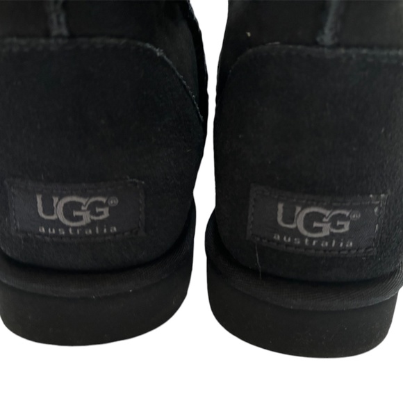 UGG Tularosa Route Detachable Knit Boots in Black (Women's) size 8 Black/Gray - Picture 9 of 13